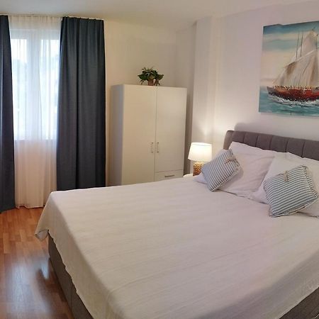 Apartments Surjak Orebic Luaran gambar